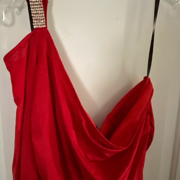 Jovani 171314 in Red - Picture 7 of 8